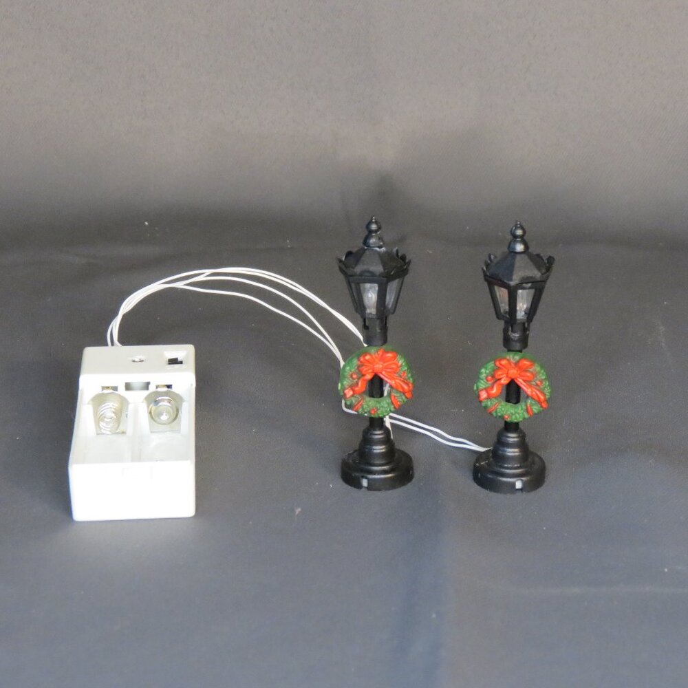 2 Minature Street Lamps/3 in./Tested